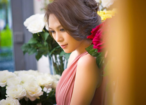 Mỹ Tâm rực rỡ hoa tươi !!! (VIET media)